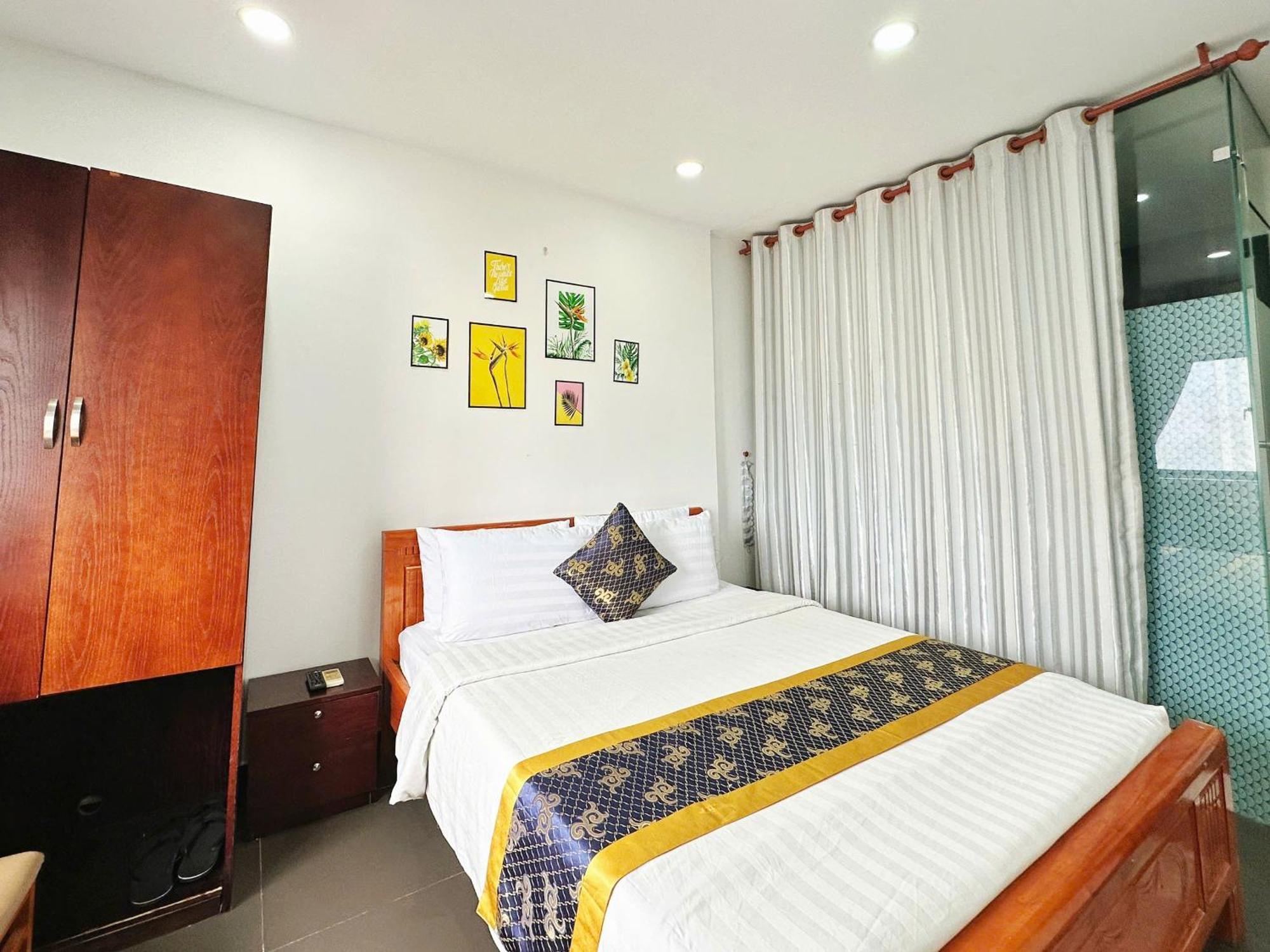 K&T Hotel - San Bay Tan Son Nhat Хошимін Екстер'єр фото