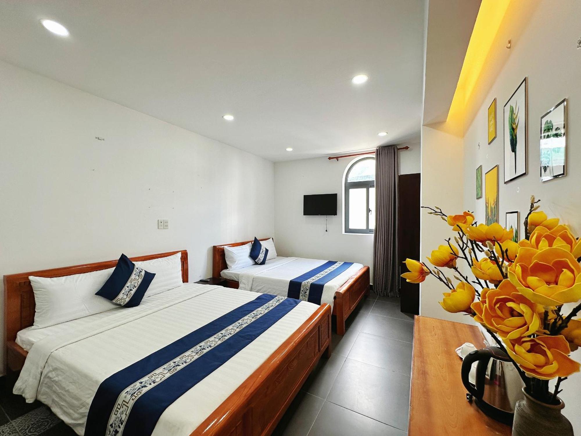 K&T Hotel - San Bay Tan Son Nhat Хошимін Екстер'єр фото