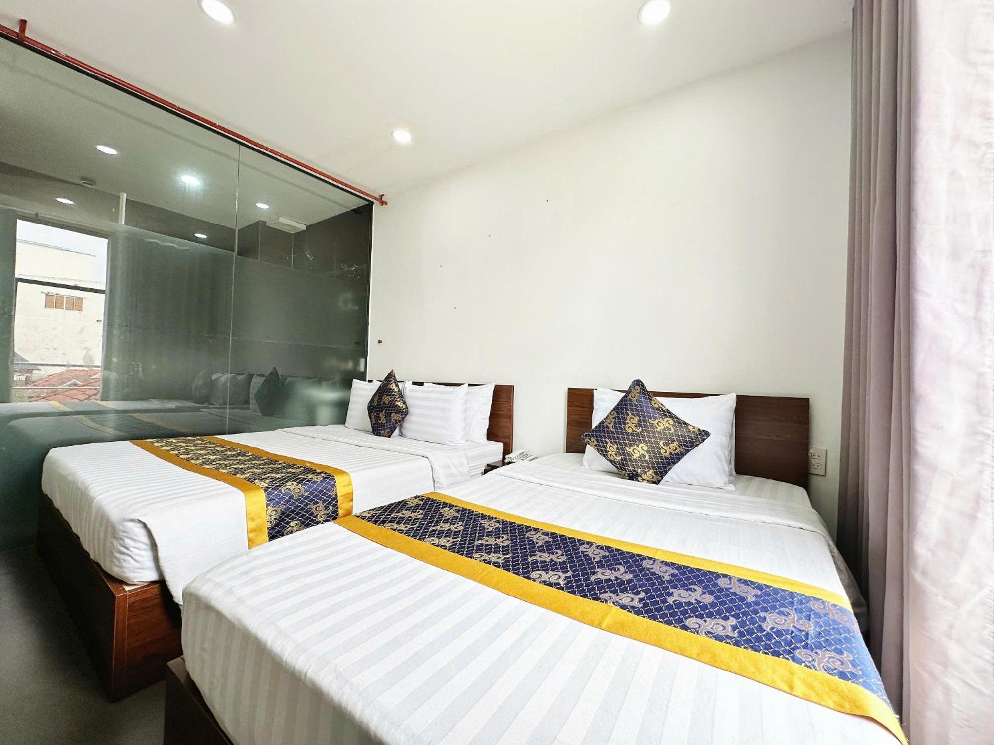 K&T Hotel - San Bay Tan Son Nhat Хошимін Екстер'єр фото