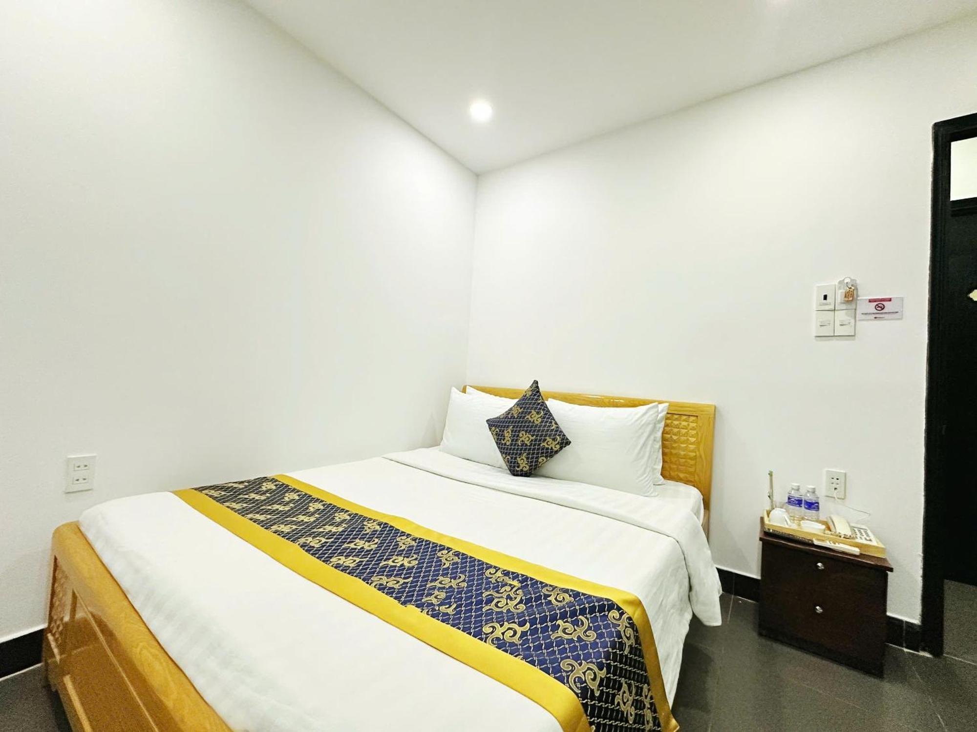 K&T Hotel - San Bay Tan Son Nhat Хошимін Екстер'єр фото