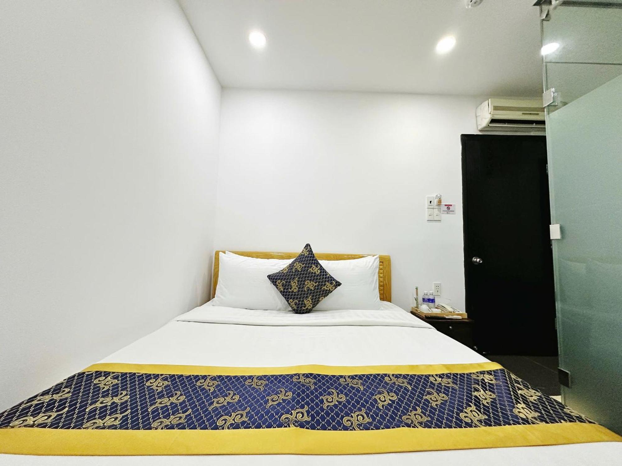 K&T Hotel - San Bay Tan Son Nhat Хошимін Екстер'єр фото
